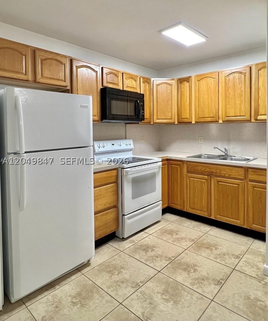 COLLIER GROVES - Residential Lease