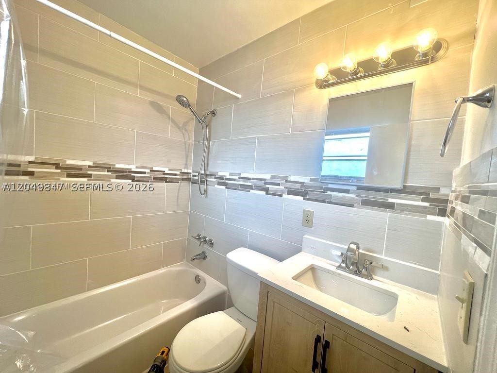 COLLIER GROVES - Residential Lease