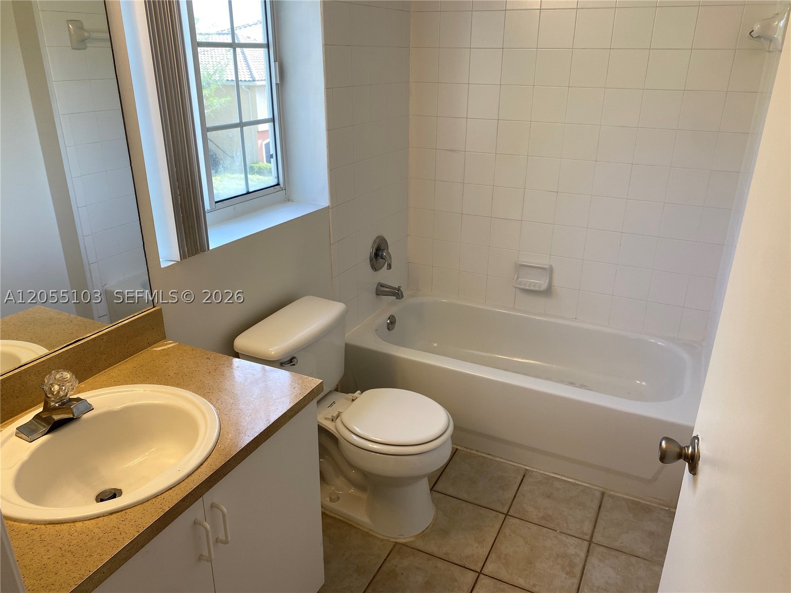 GRAND ISLES CONDO - Residential