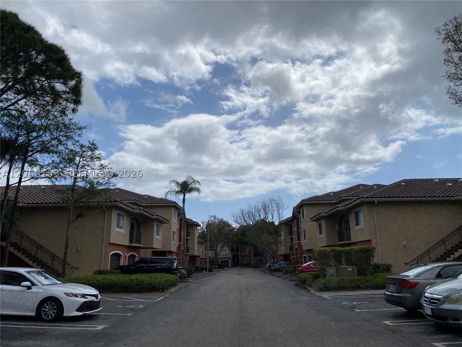 GRAND ISLES CONDO - Residential
