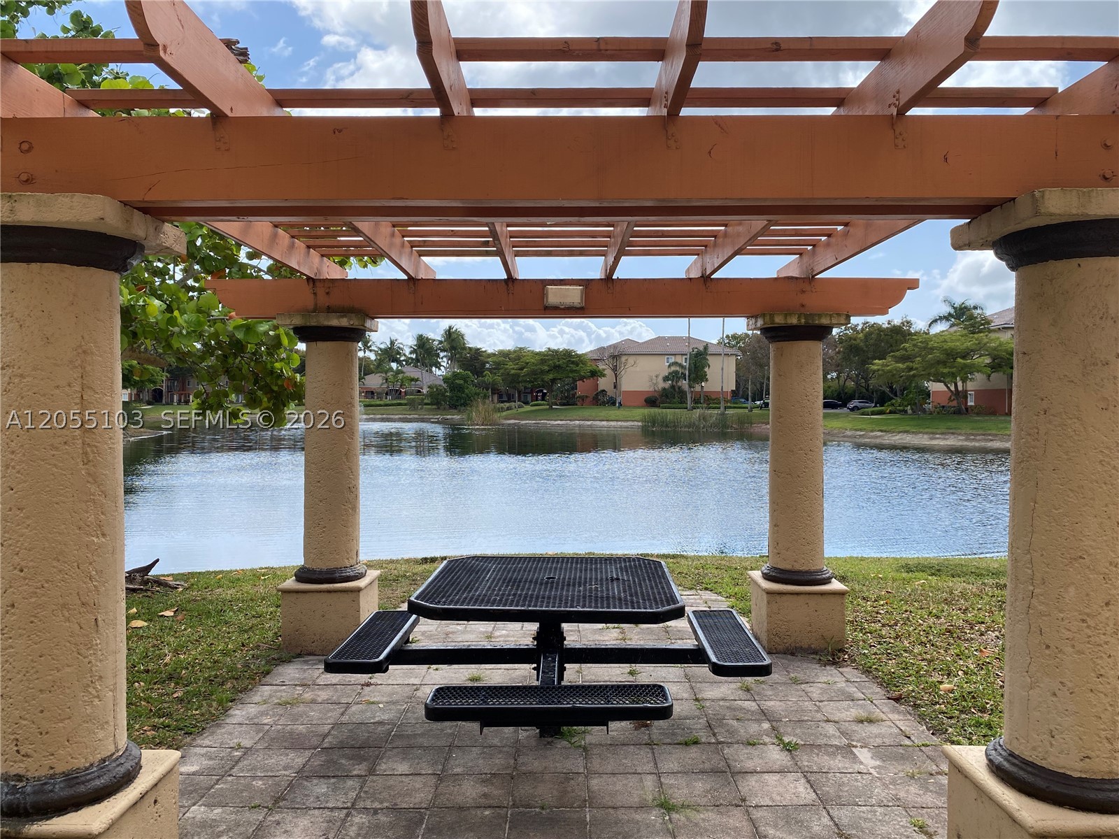 GRAND ISLES CONDO - Residential