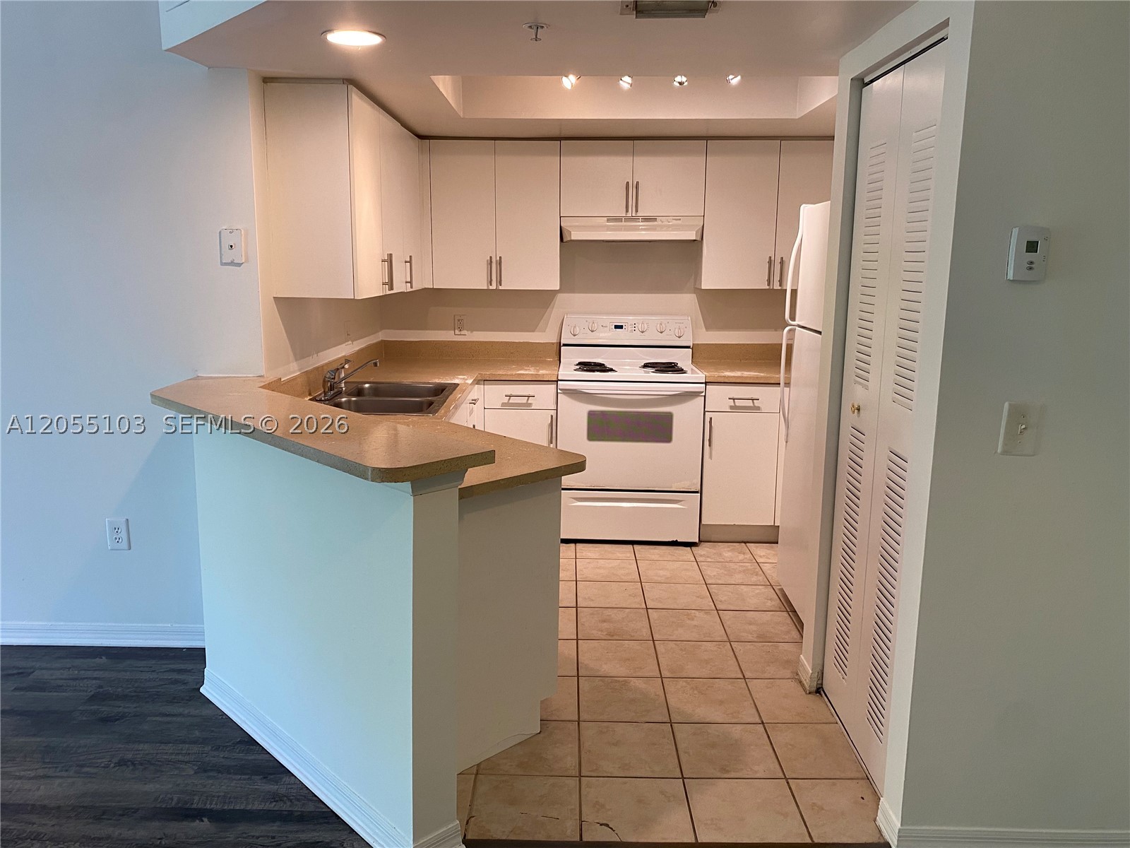 GRAND ISLES CONDO - Residential