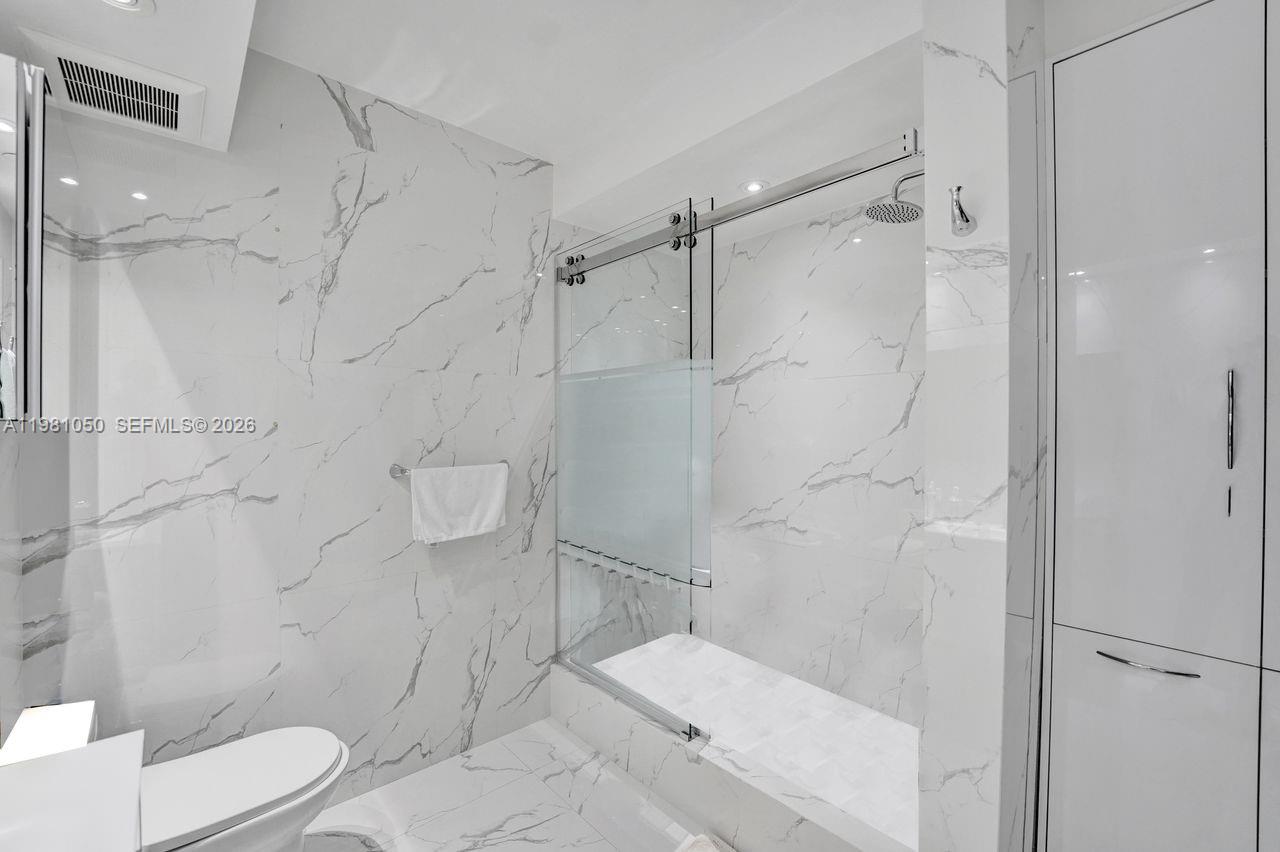 HAMPTONS WEST CONDO - Residential