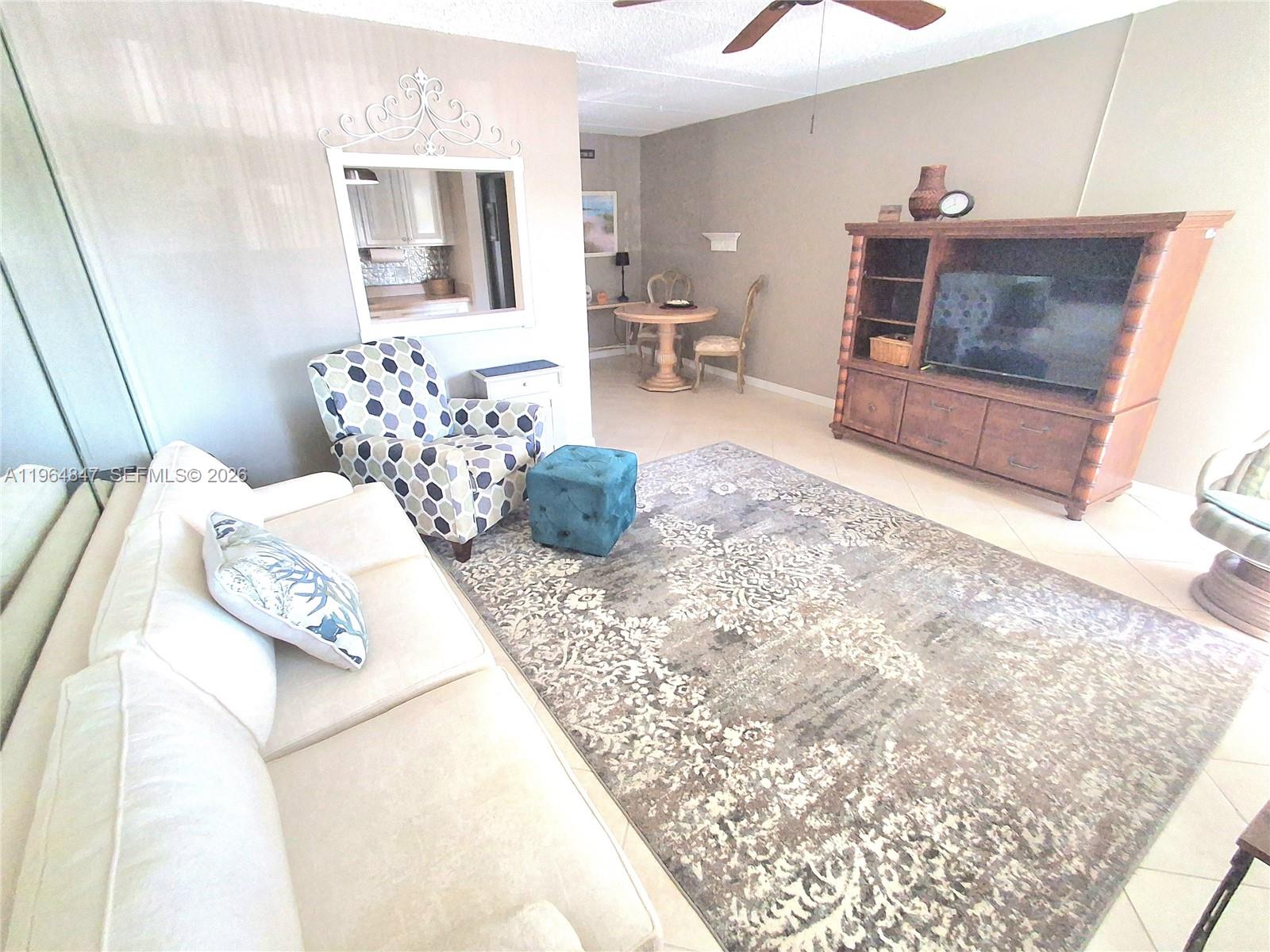 REGAL PALMS VICTORIA COND - Residential