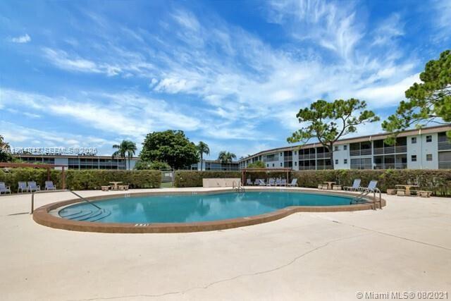 REGAL PALMS VICTORIA COND - Residential