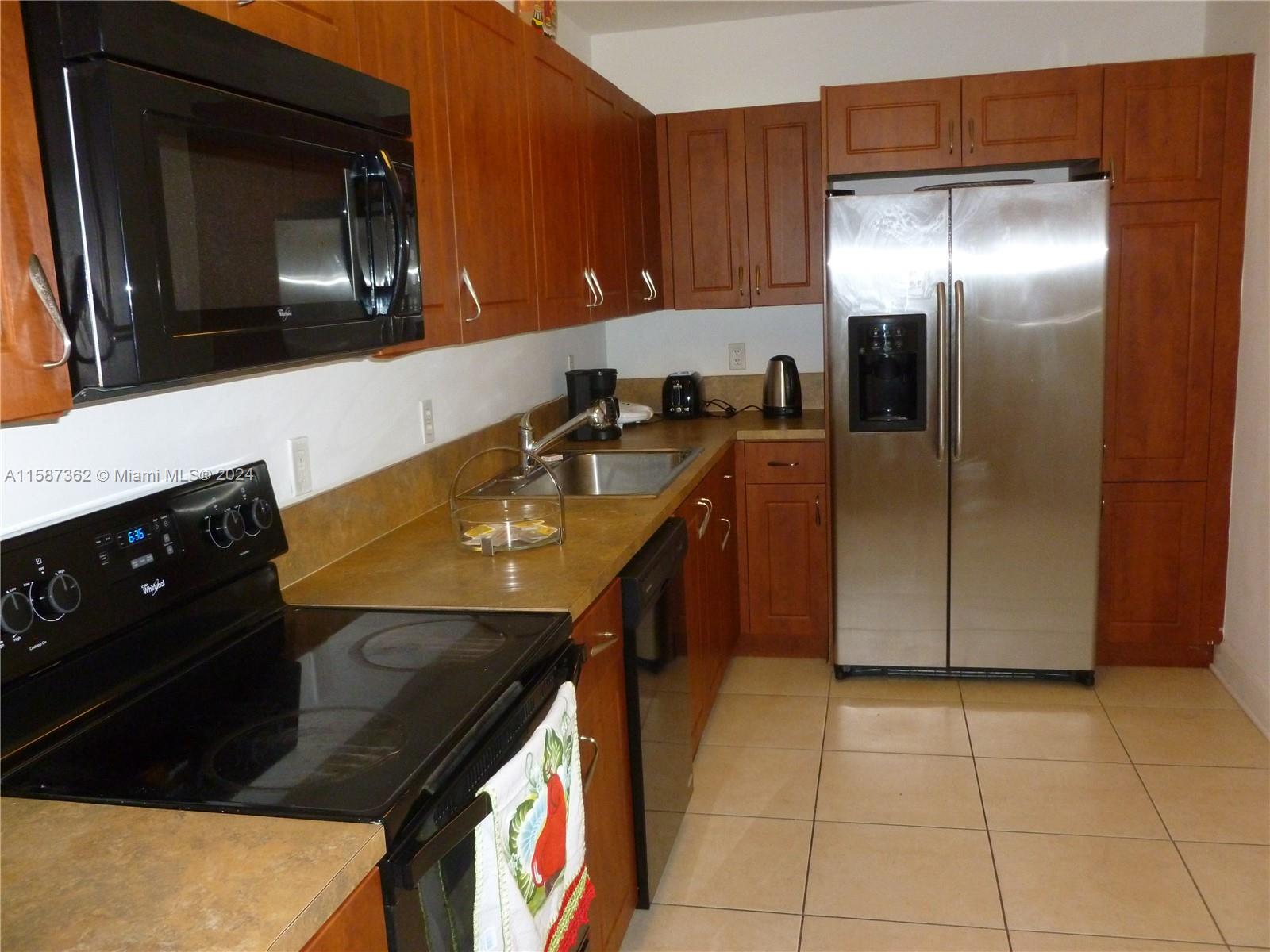 401 BLU OF NORTH BEACH CO - Residential Lease