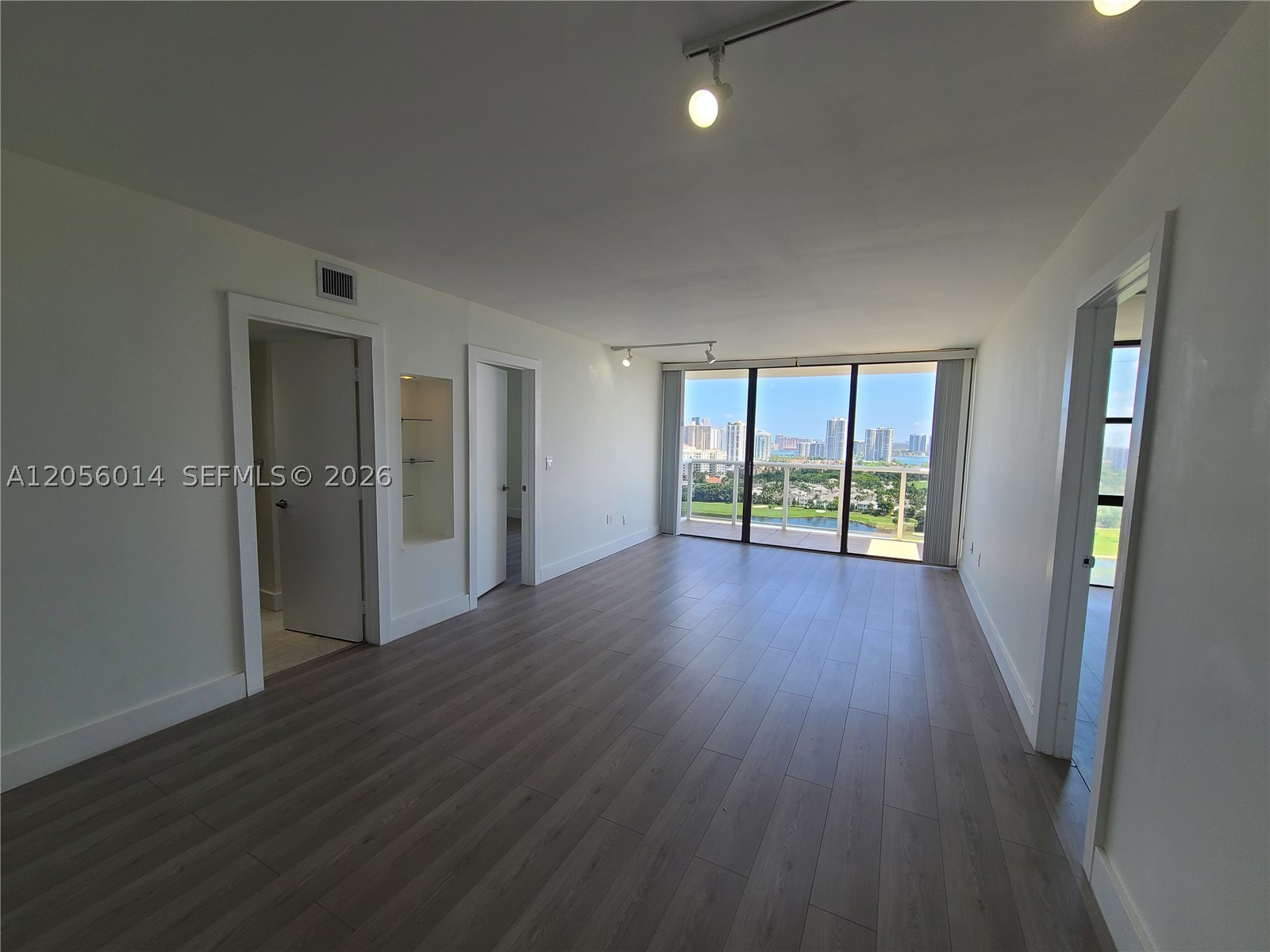 AVENTURA ELDORADO CONDO - Residential