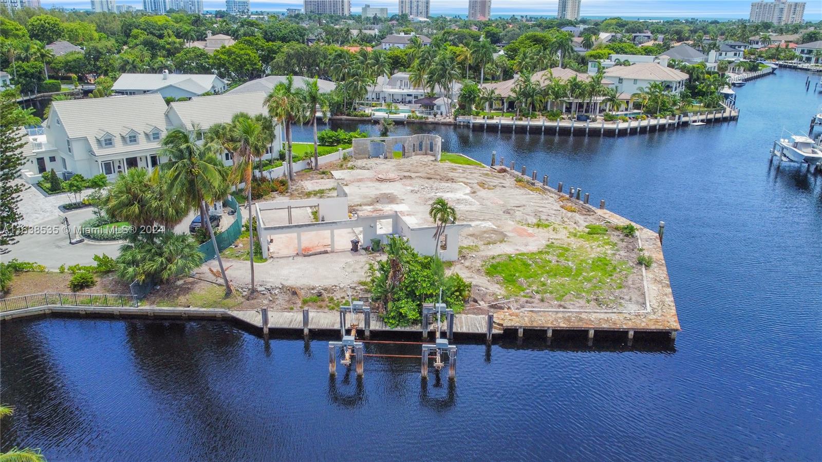 BAY COLONY SEC OF LANDING - Residential