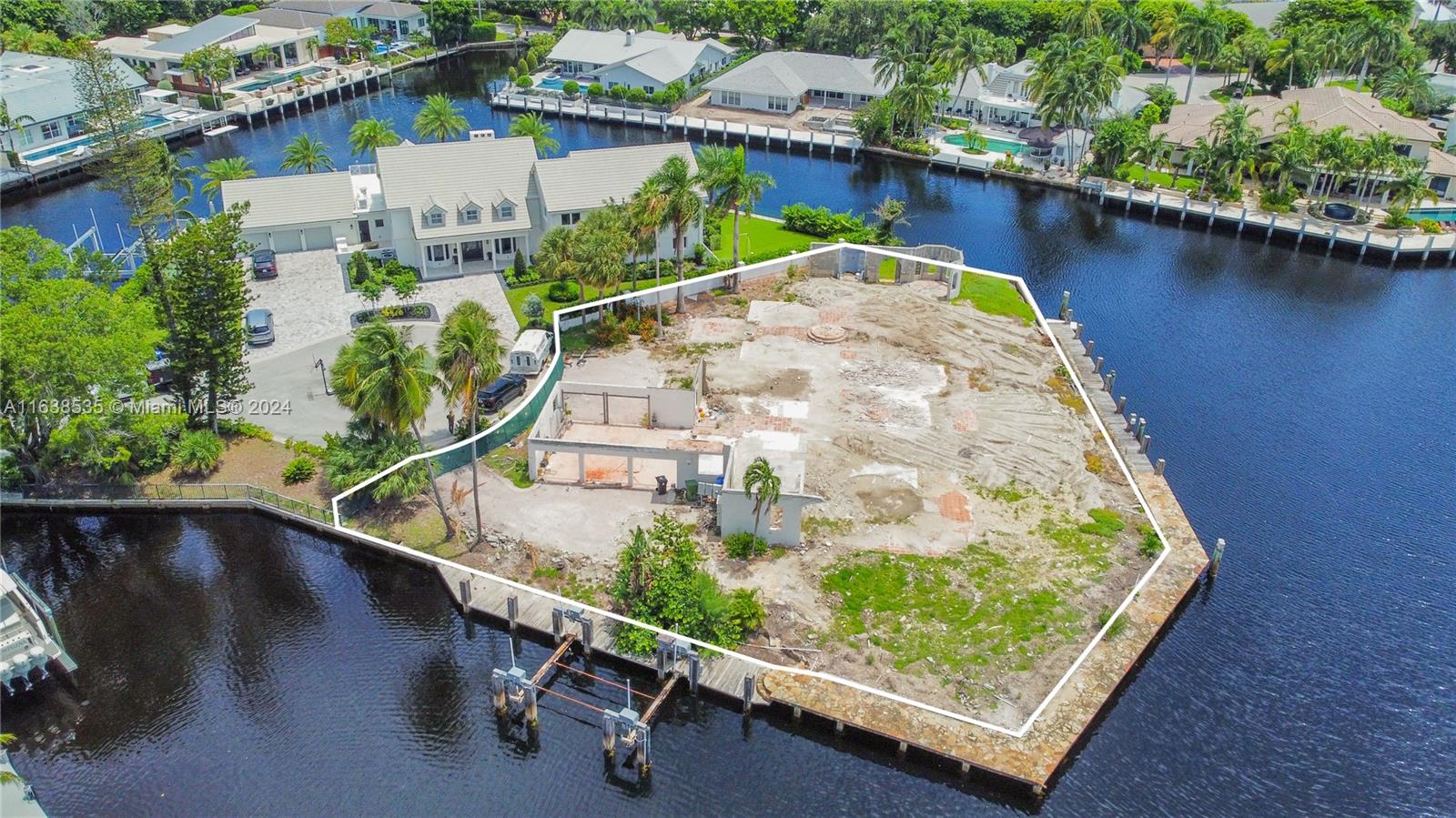 BAY COLONY SEC OF LANDING - Residential