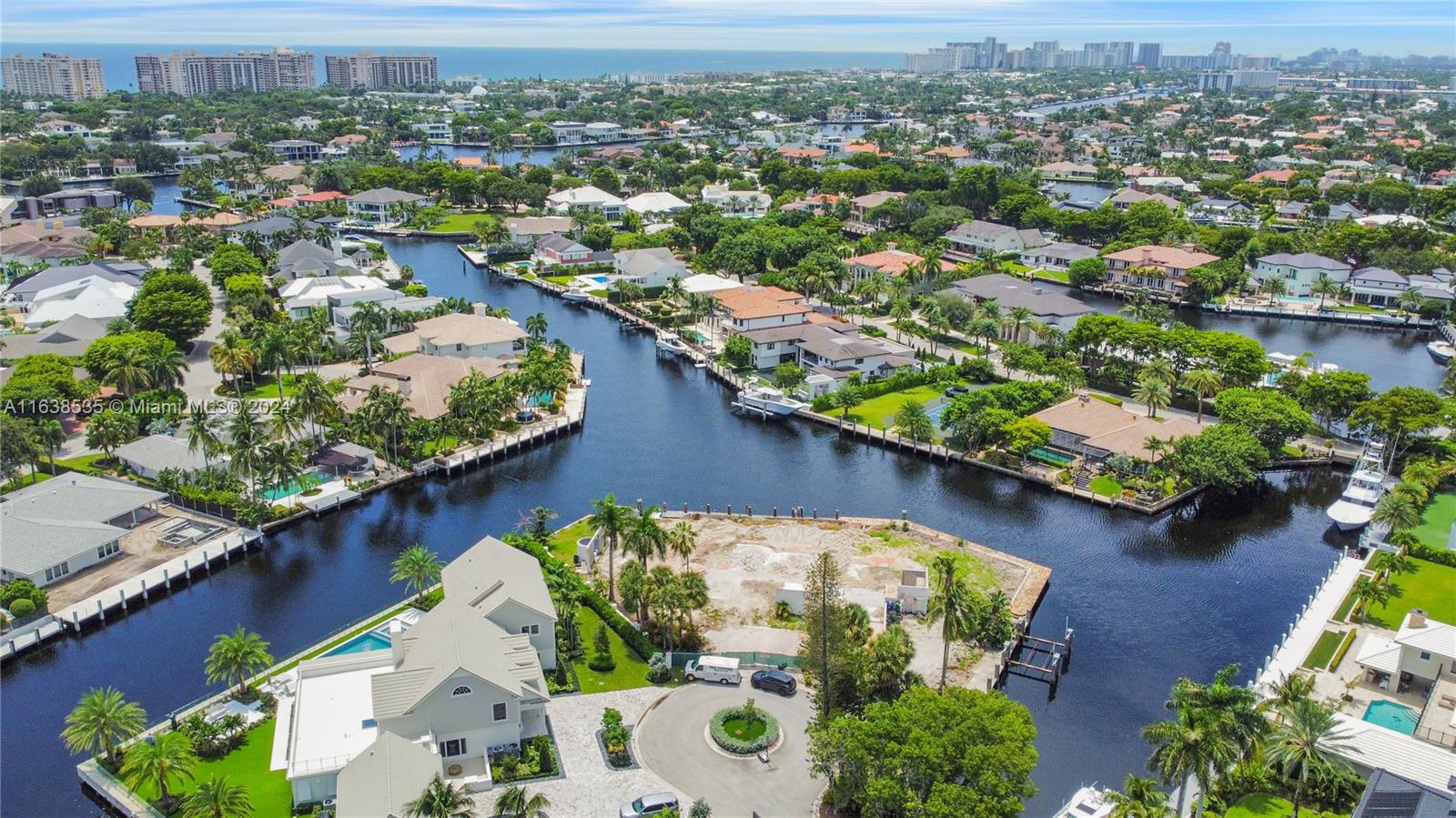 BAY COLONY SEC OF LANDING - Residential