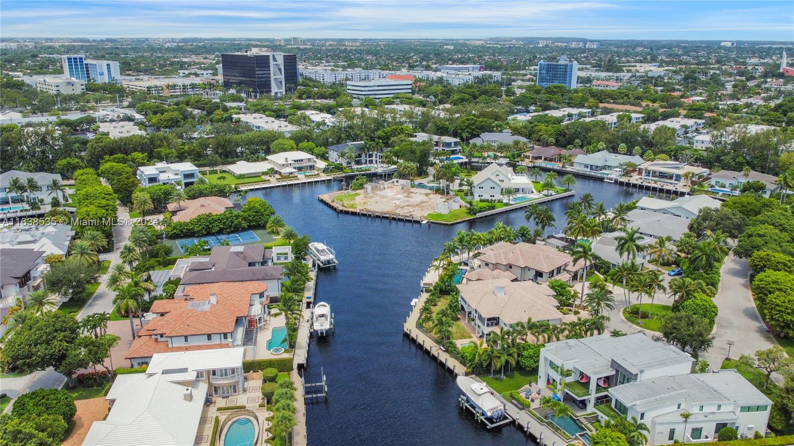 BAY COLONY SEC OF LANDING - Residential