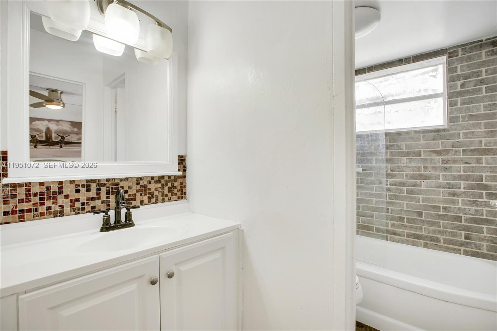 BAYSHORE YACHT & TENNIS C - Residential