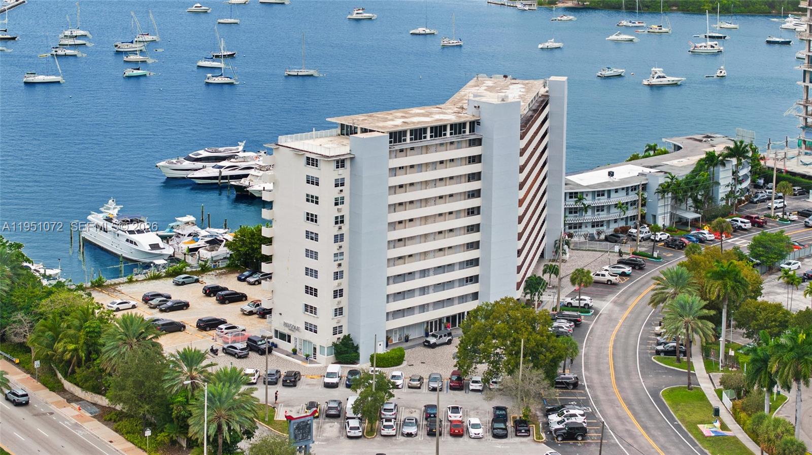 BAYSHORE YACHT & TENNIS C - Residential