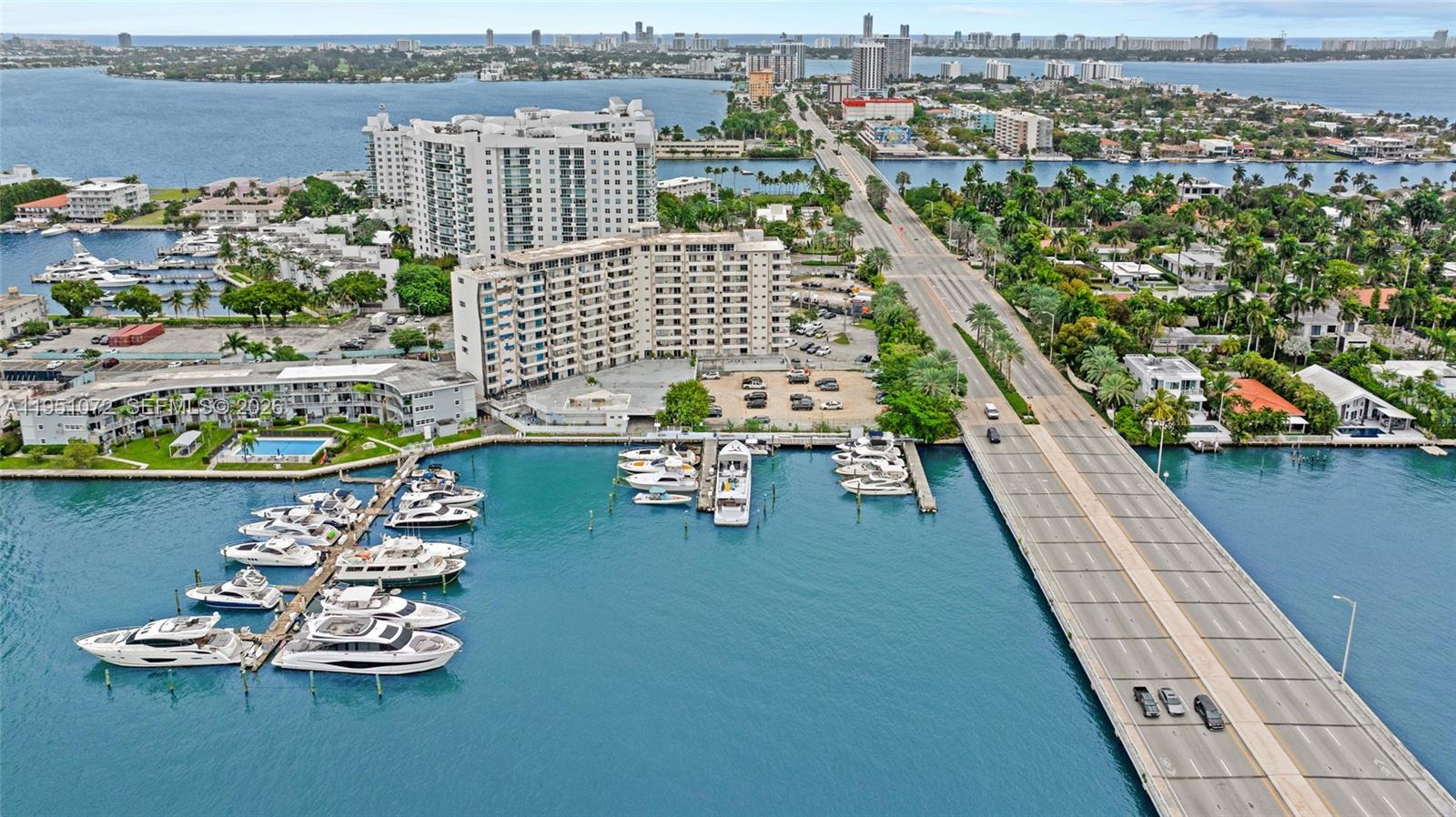 Beautiful, fully furnished 1-bedroom, 1-bathroom unit. Excellent location. Perfect for investors, short-term or long-term rentals allowed. One parking.
