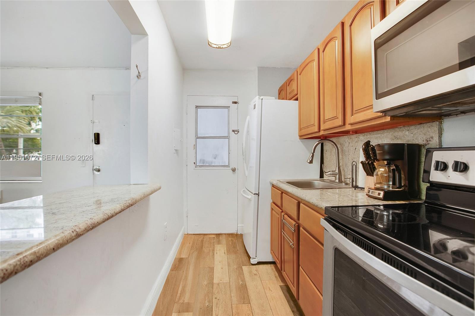 BAYSHORE YACHT & TENNIS C - Residential