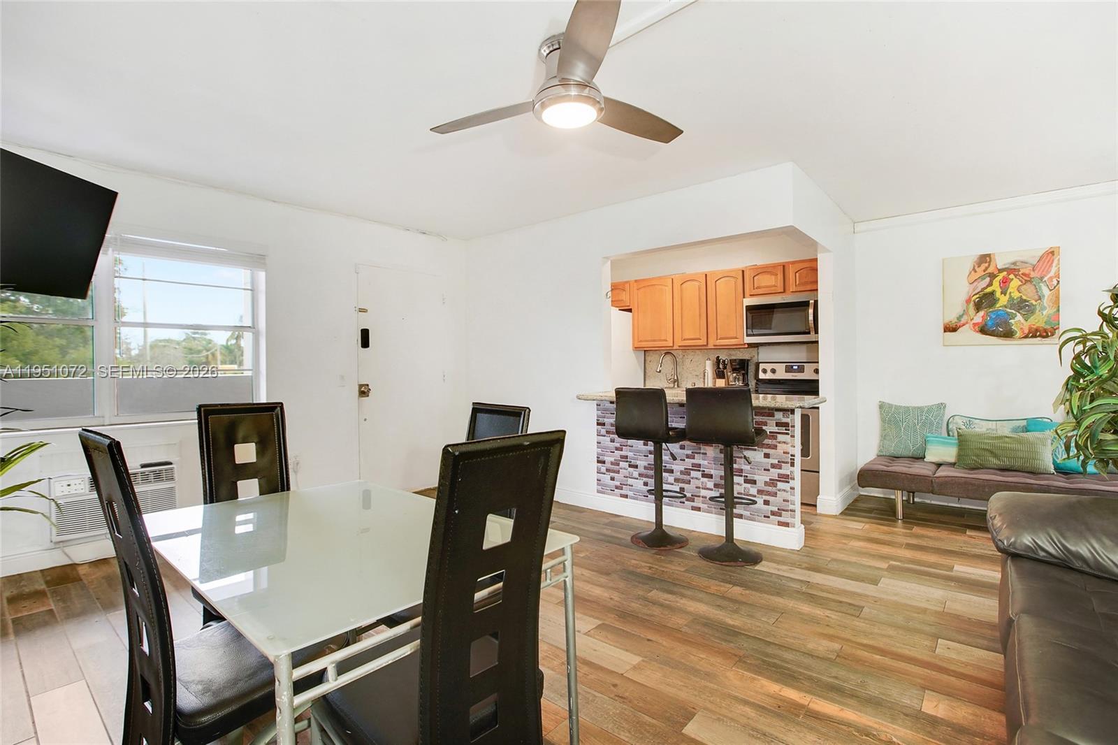 BAYSHORE YACHT & TENNIS C - Residential
