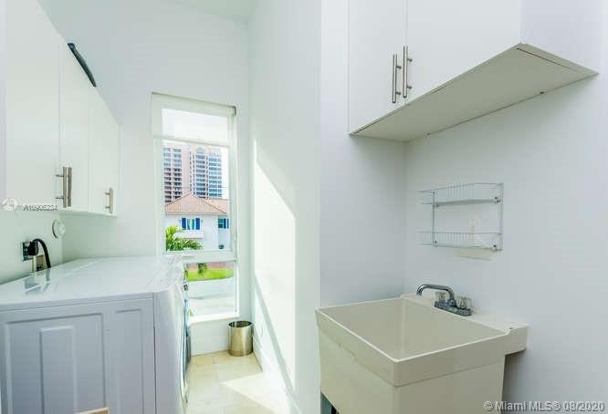 SUNRISE HARBOUR REV PL - Residential