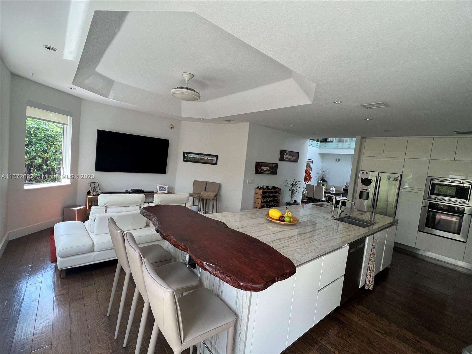 GOLDVUE ESTATES - Residential Lease