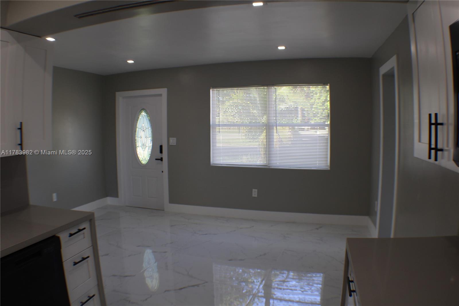 ¤CRESTHAVEN NO 2 - Residential Lease