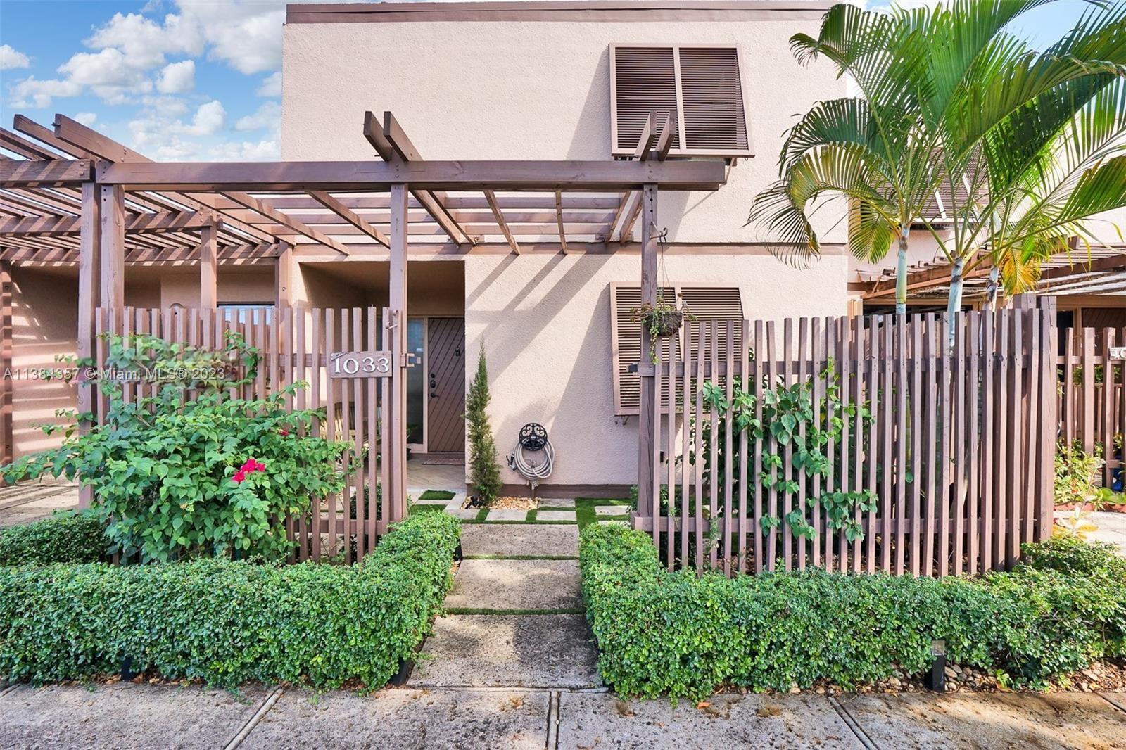 PEMBROKE LAKES SECTION SE - Residential Lease