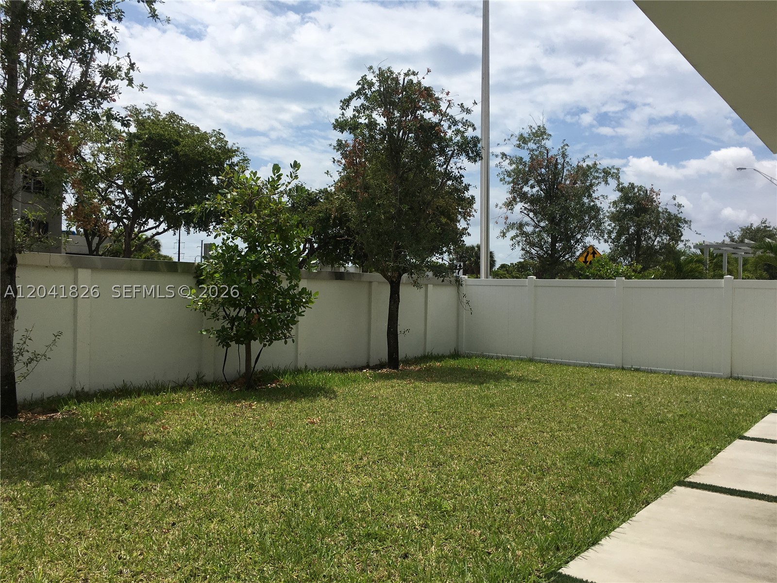 OASIS PARK SQUARE AT DORA - Residential Lease