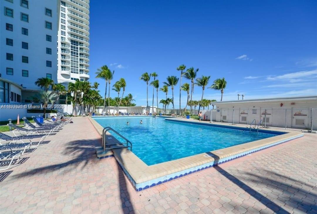 THE CASABLANCA CONDO - Residential Lease
