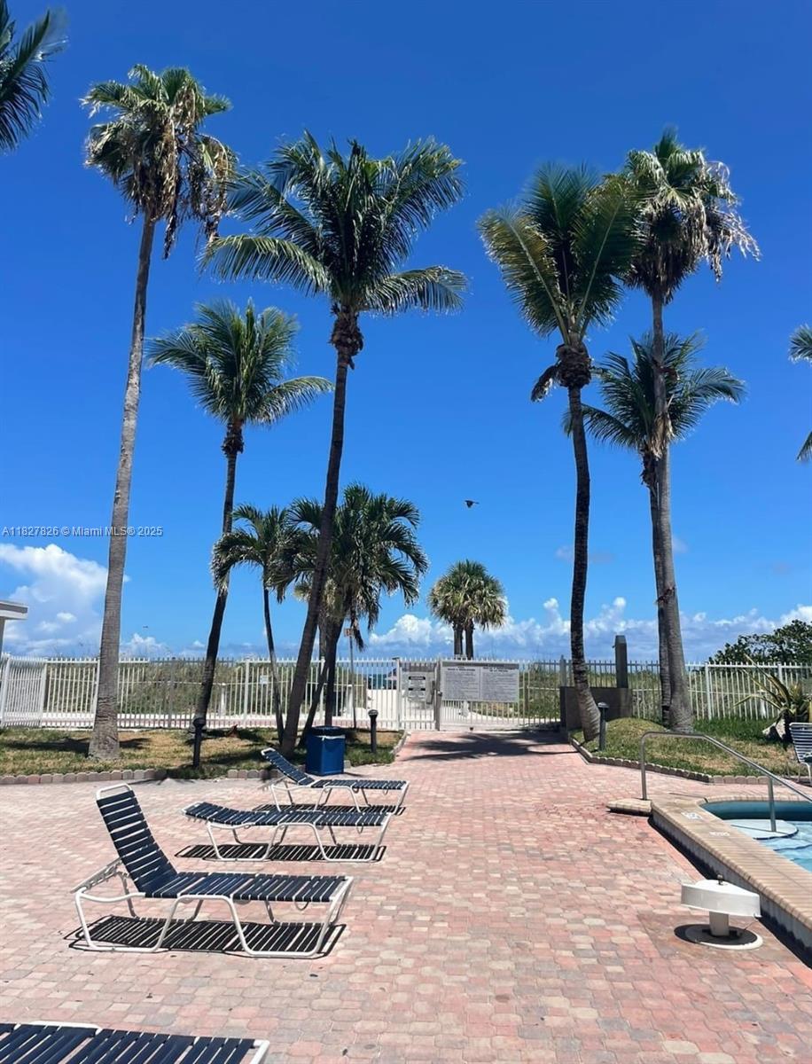 THE CASABLANCA CONDO - Residential Lease