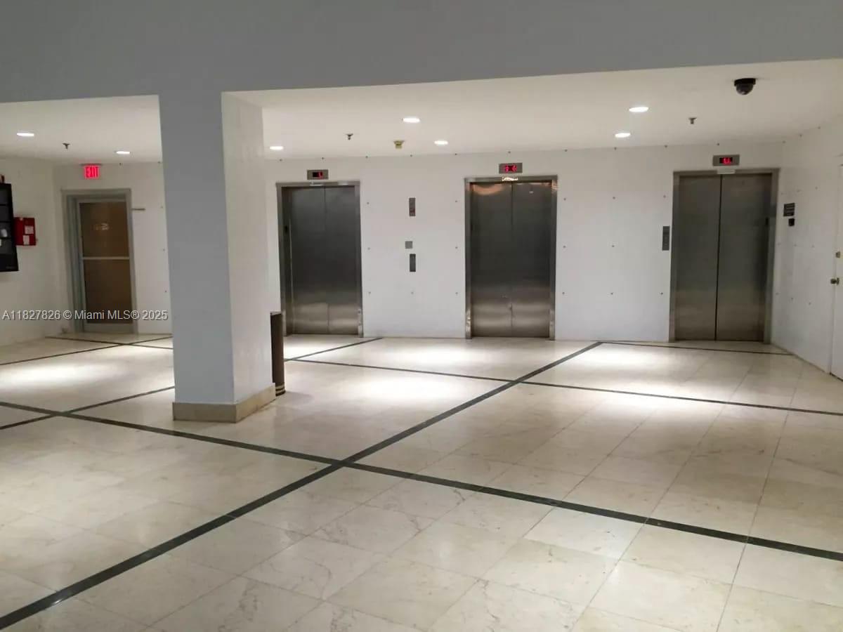THE CASABLANCA CONDO - Residential Lease