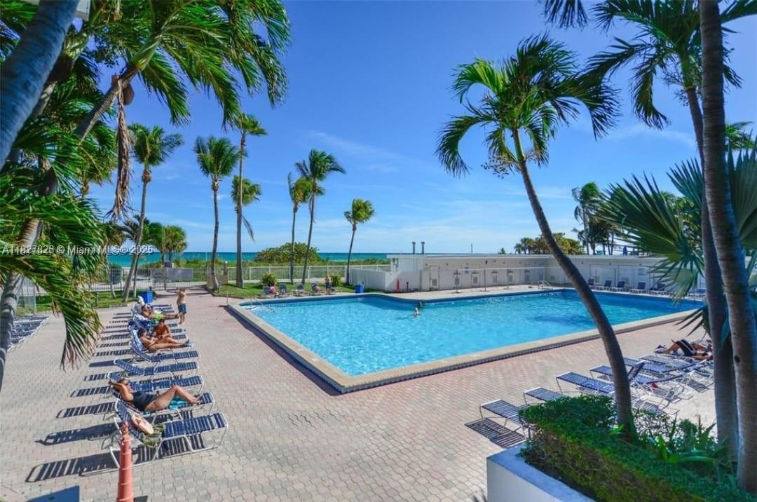 THE CASABLANCA CONDO - Residential Lease