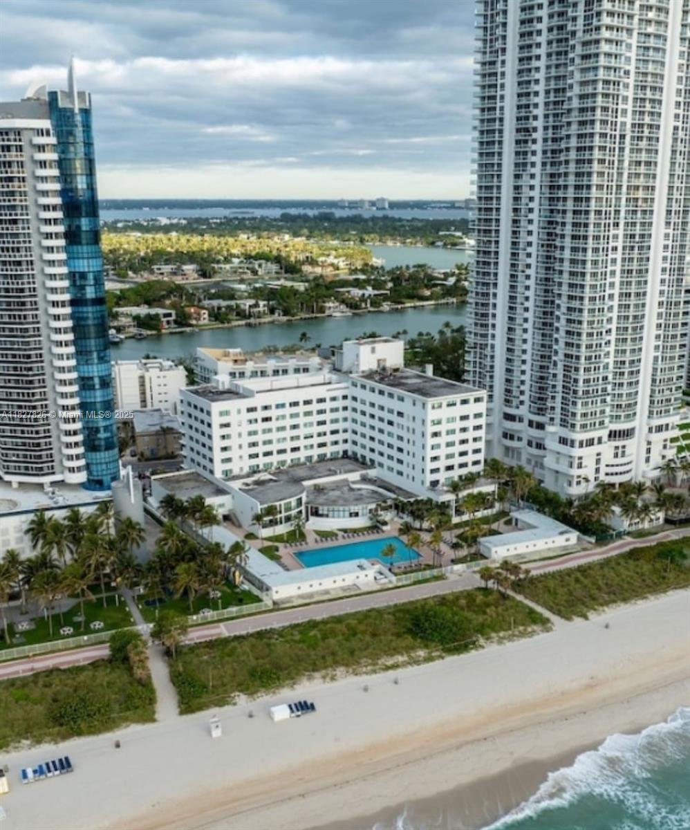 THE CASABLANCA CONDO - Residential Lease
