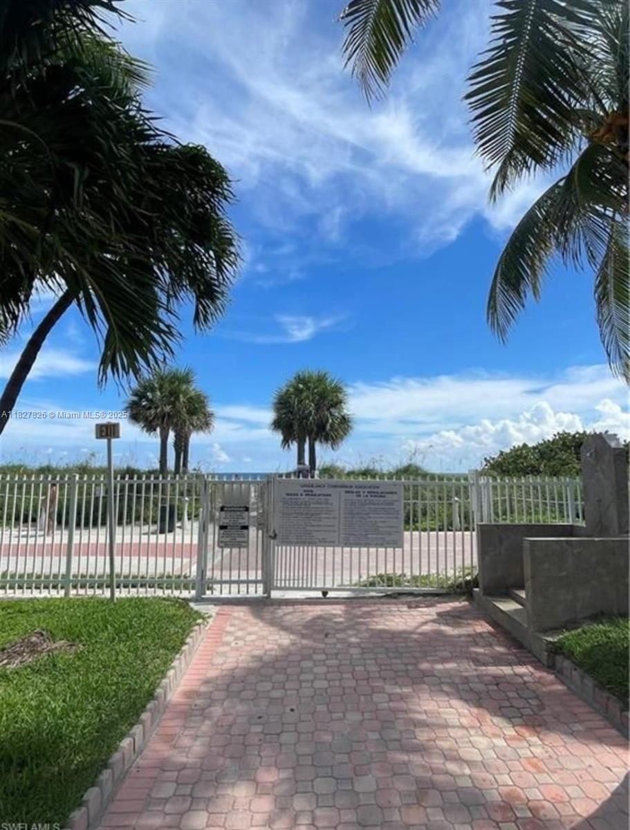 THE CASABLANCA CONDO - Residential Lease