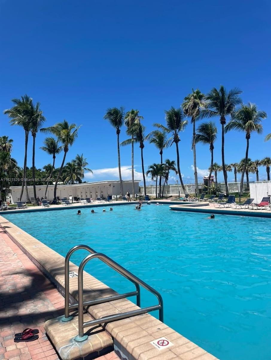 THE CASABLANCA CONDO - Residential Lease