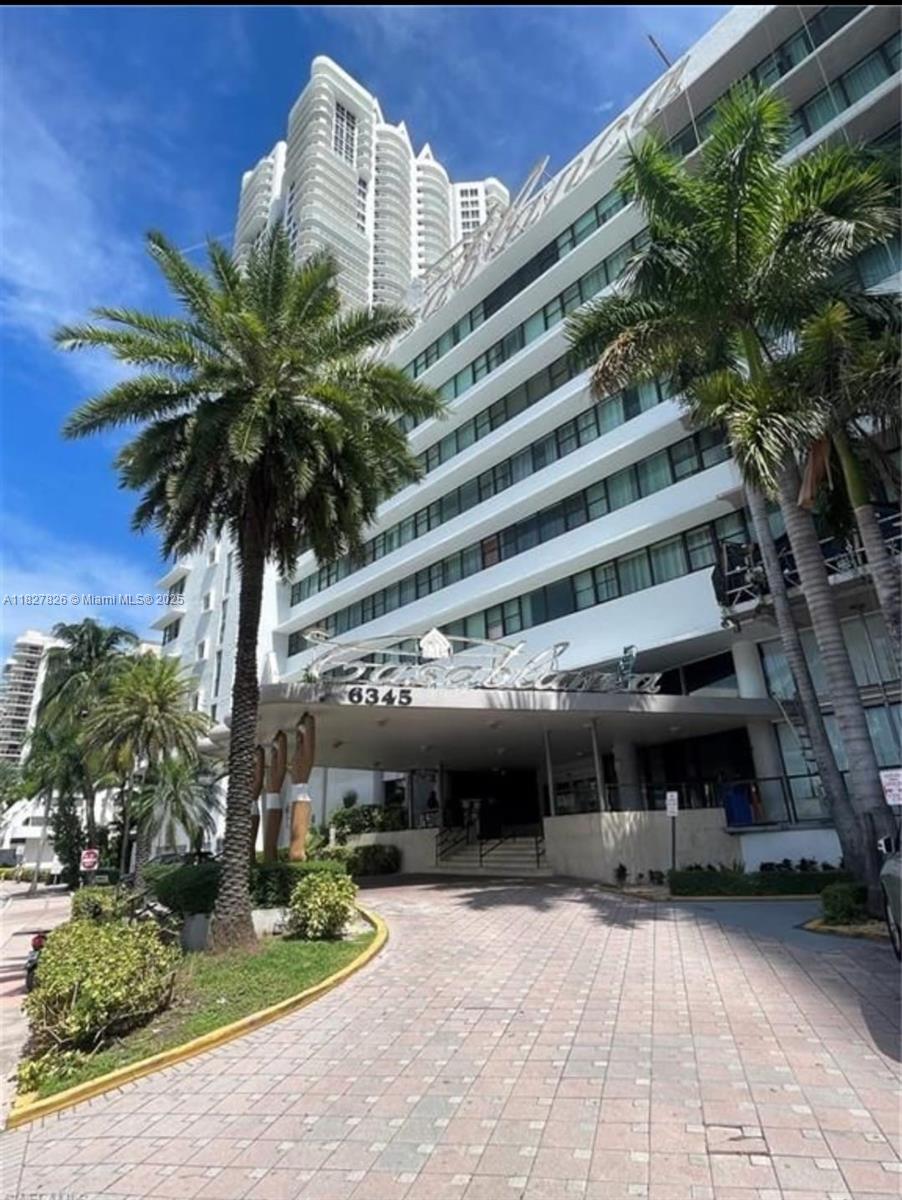 THE CASABLANCA CONDO - Residential Lease