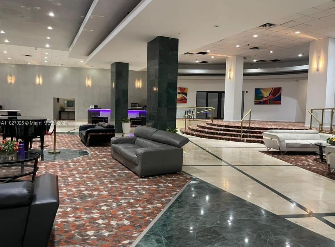 THE CASABLANCA CONDO - Residential Lease