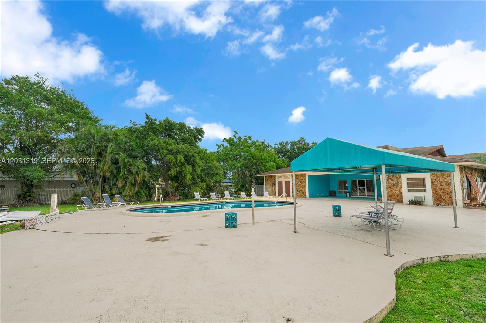 TALLWOOD WEST CONDO - Residential
