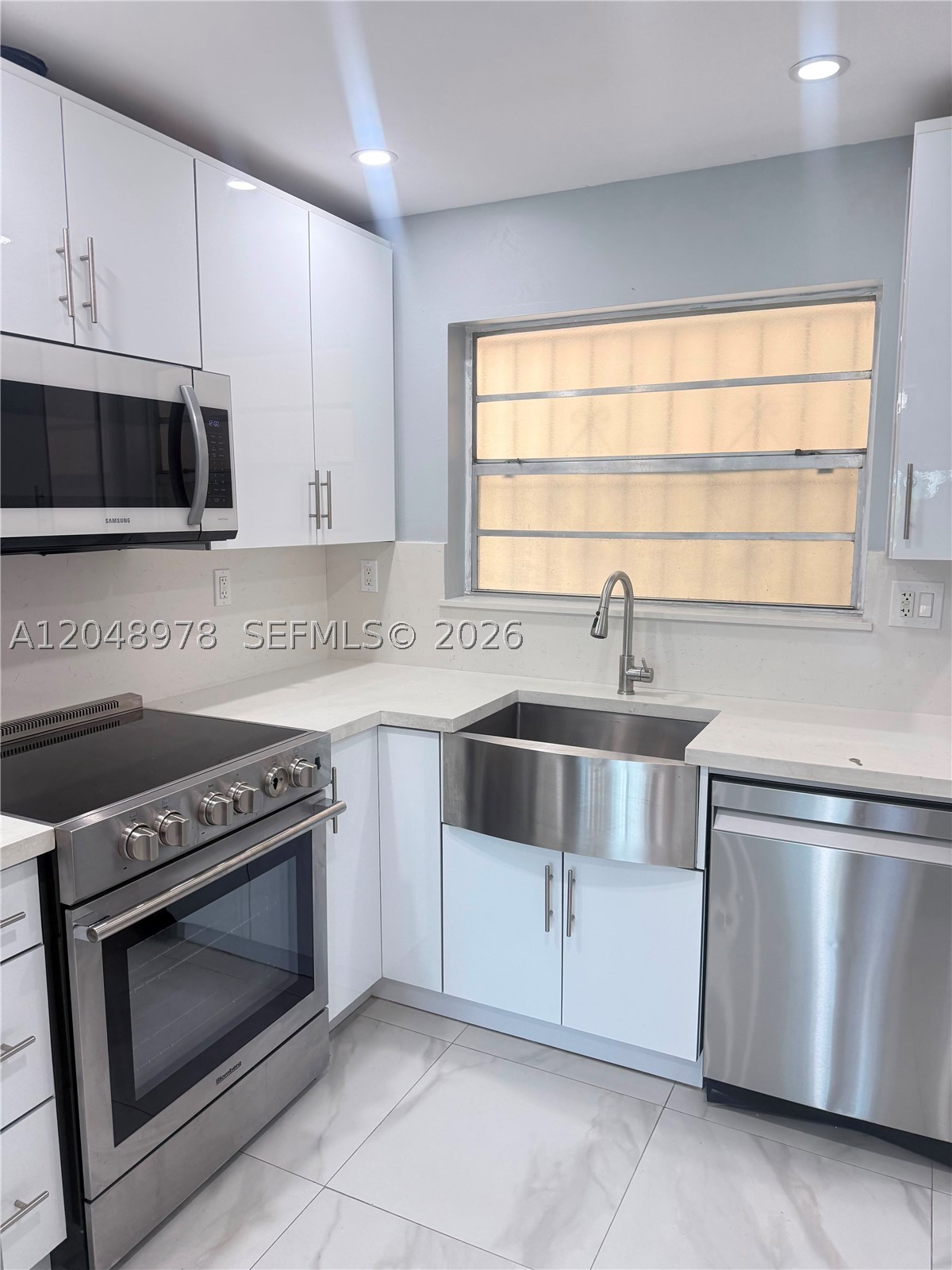 RIO CRISTAL CONDO - Residential Lease