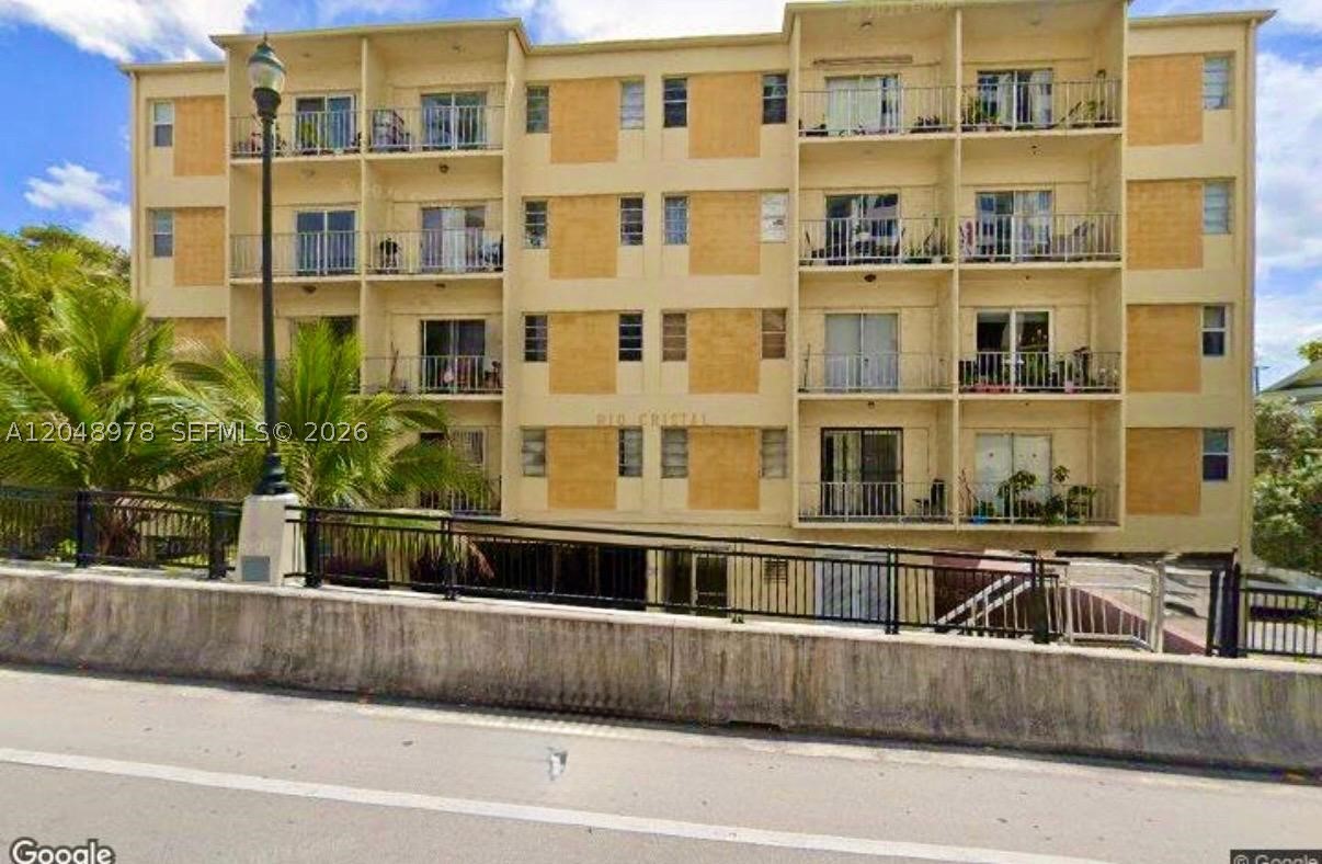 RIO CRISTAL CONDO - Residential Lease