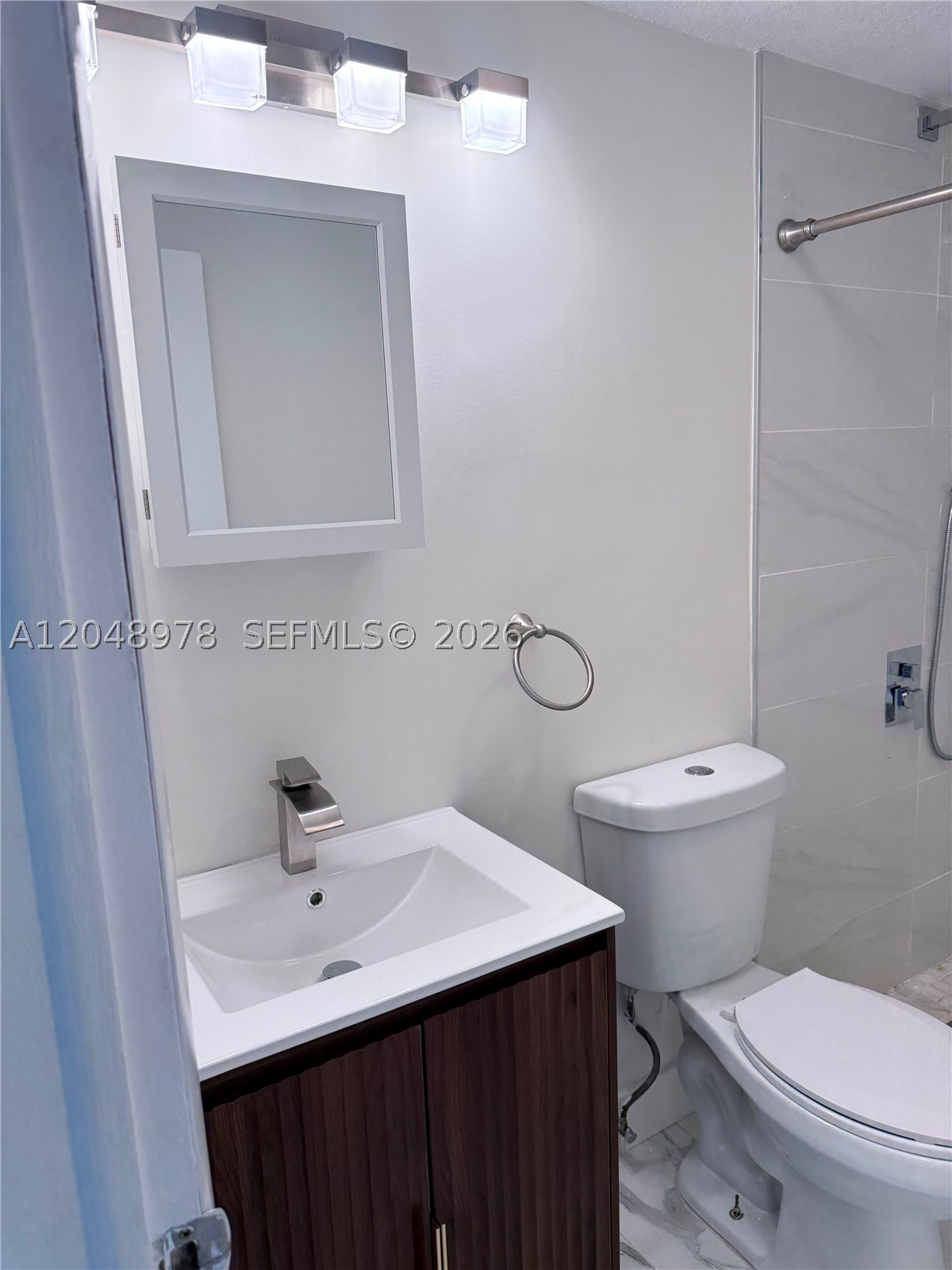 RIO CRISTAL CONDO - Residential Lease