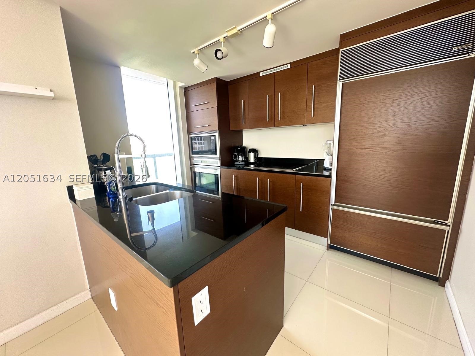 ICON BRICKELL CONDO NO 3 - Residential