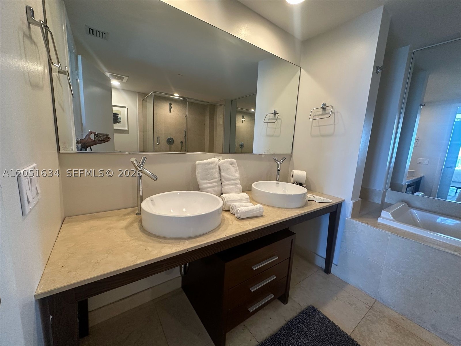ICON BRICKELL CONDO NO 3 - Residential