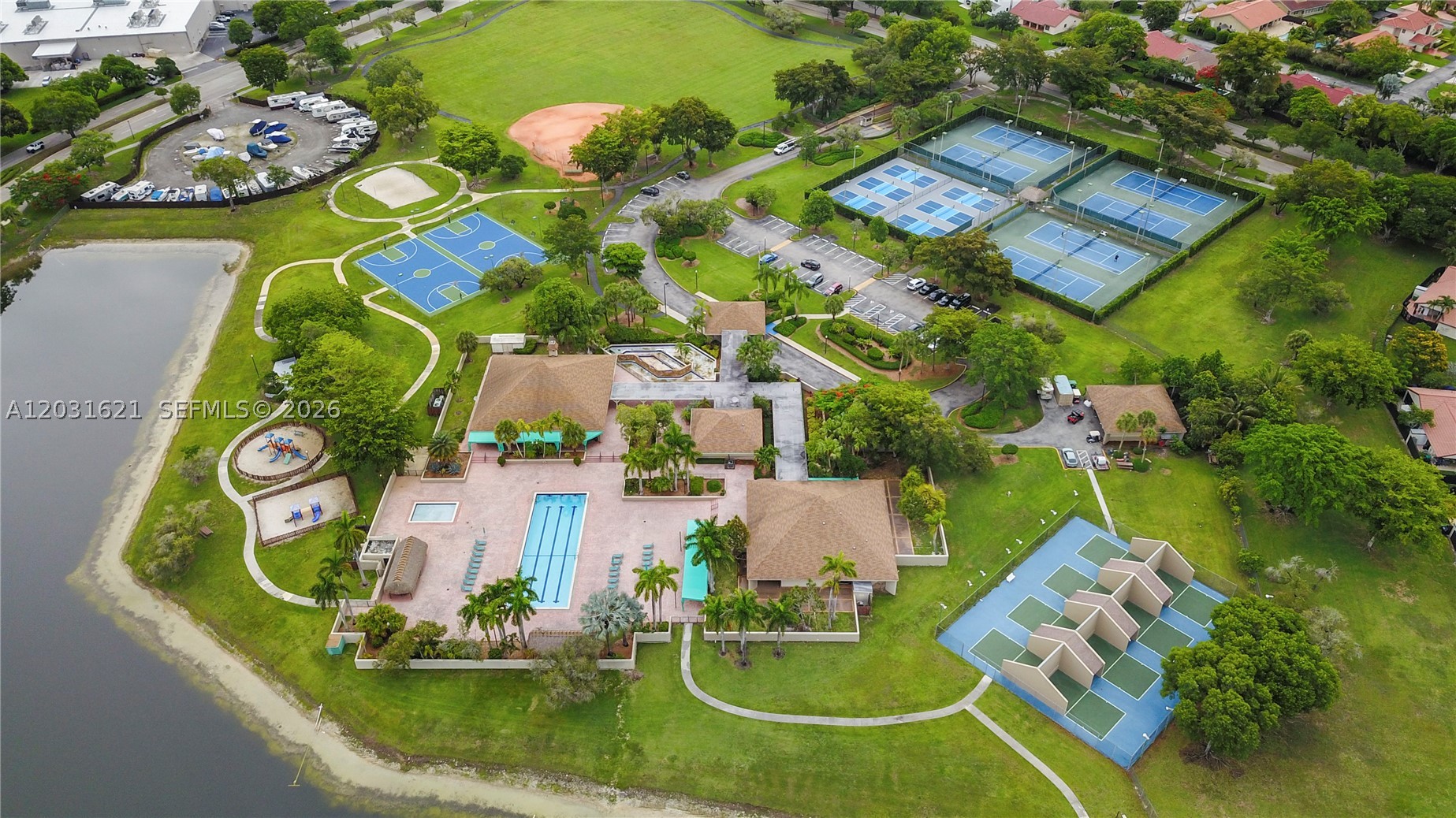 LAKES MEADOW VILG HOMES C - Residential