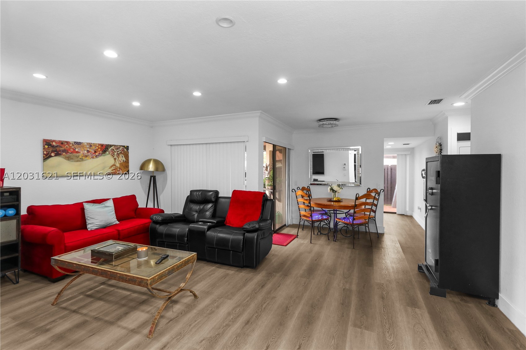 LAKES MEADOW VILG HOMES C - Residential