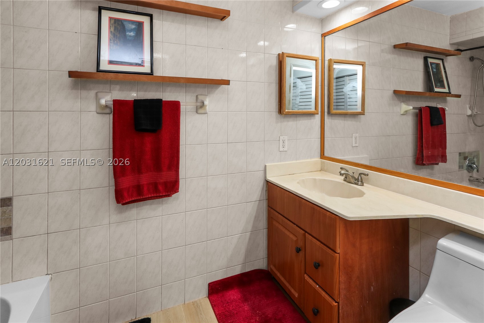 LAKES MEADOW VILG HOMES C - Residential