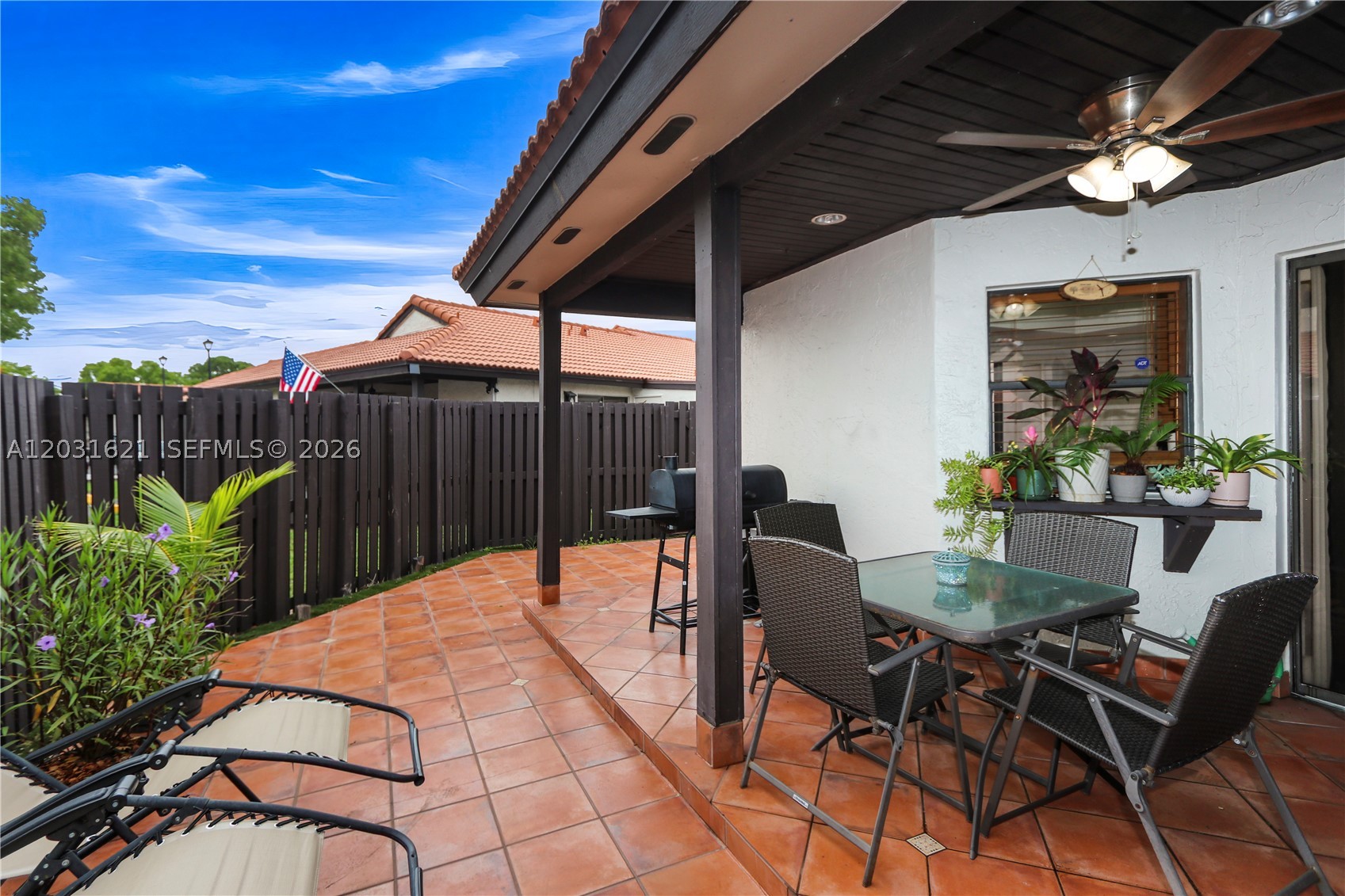 LAKES MEADOW VILG HOMES C - Residential