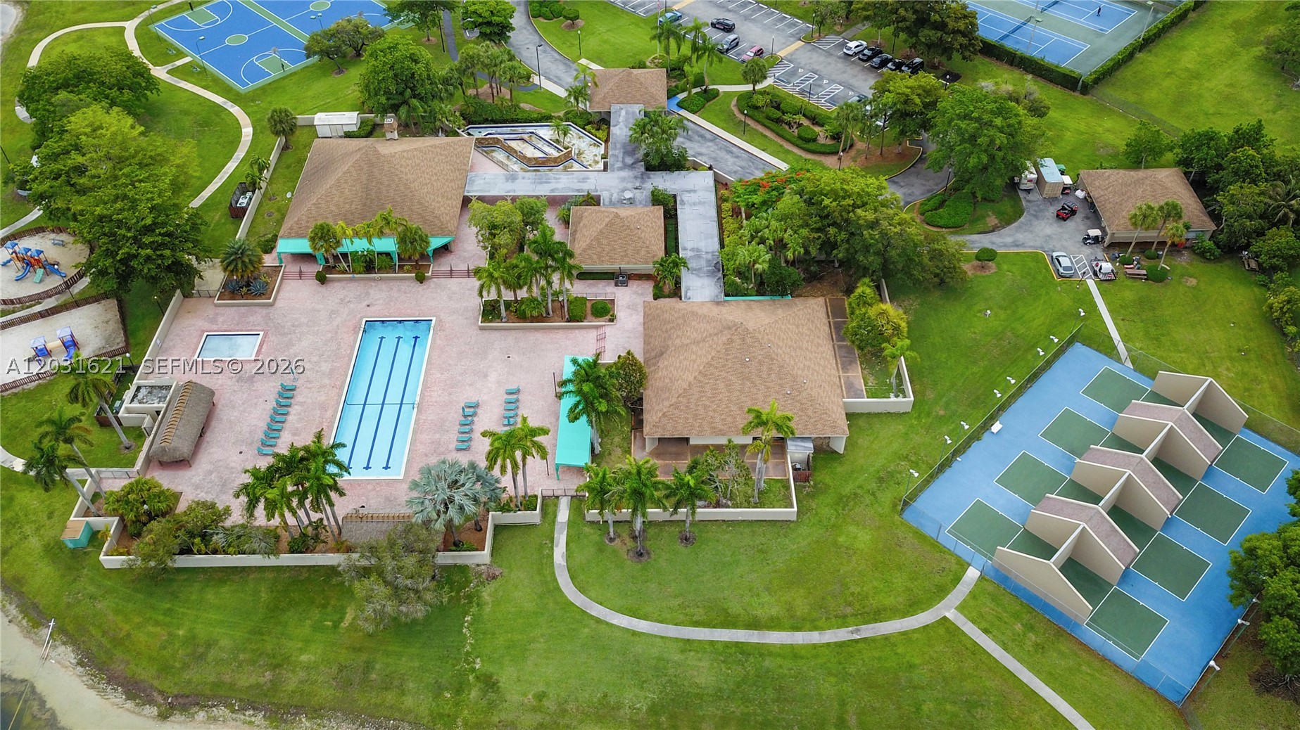 LAKES MEADOW VILG HOMES C - Residential