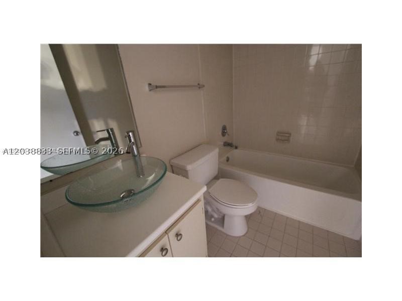 BRICKELL KEY II CONDO - Residential Lease