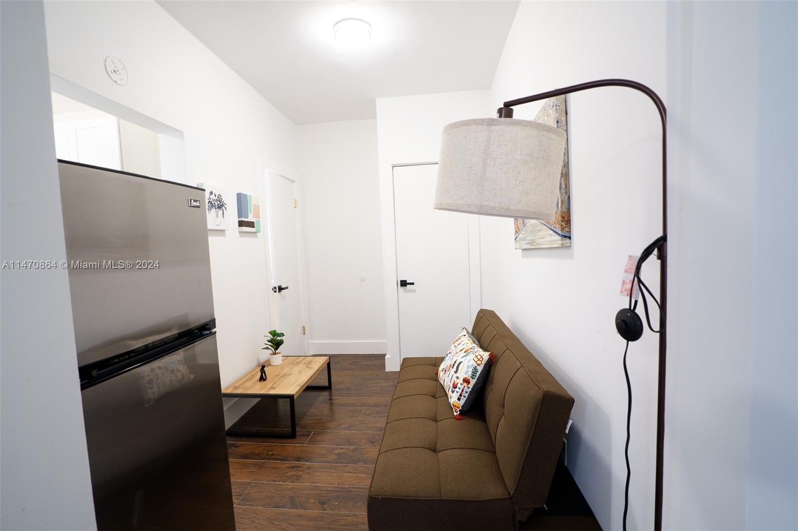 CORAL GABLES FLAGLER STRE - Residential Lease