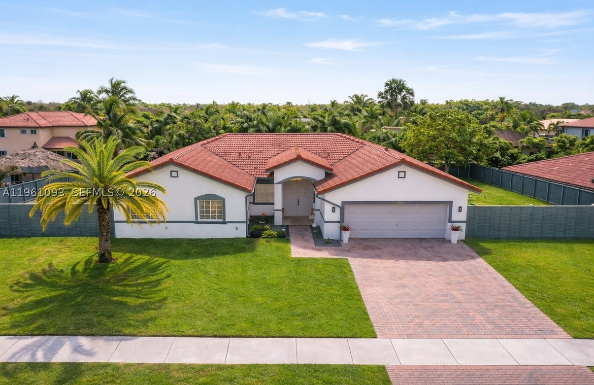 BISCAYNE DRIVE ESTATES - Residential