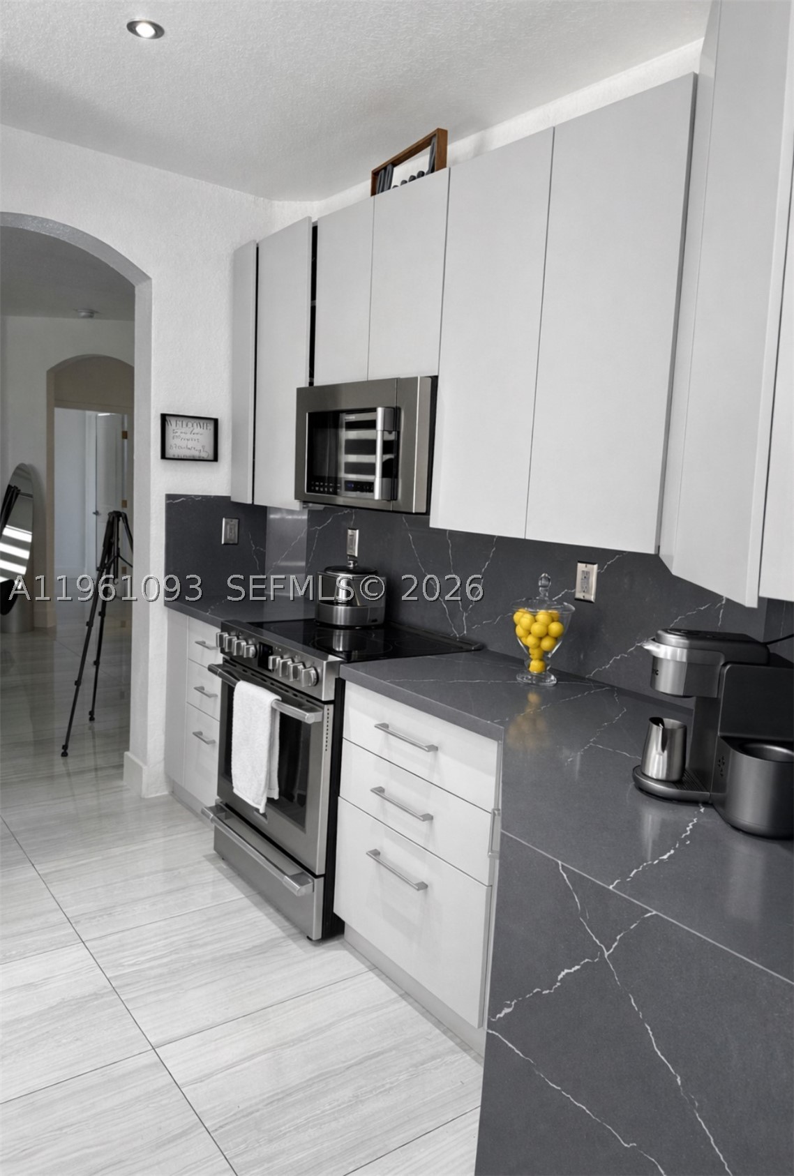 BISCAYNE DRIVE ESTATES - Residential