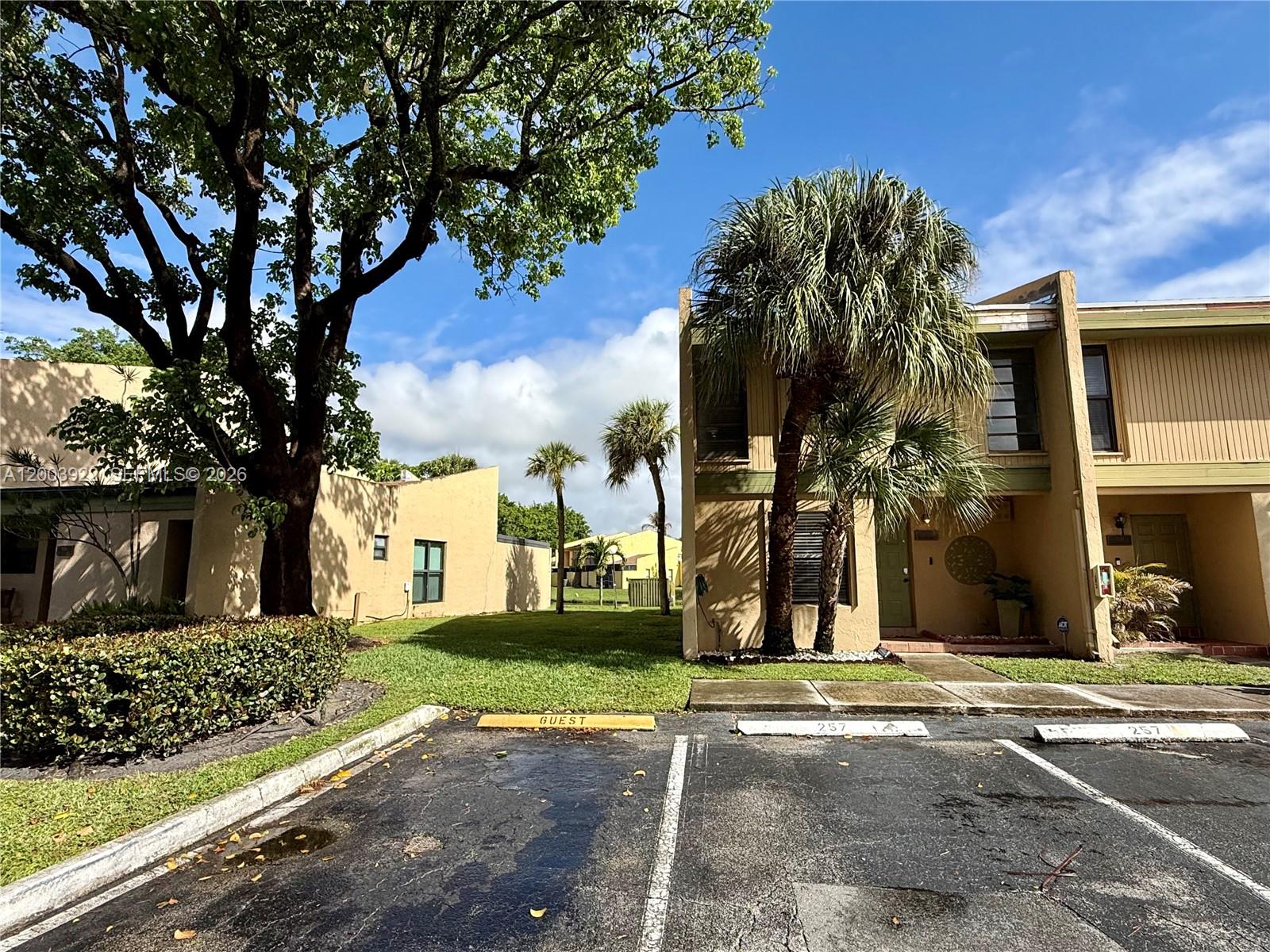 WESTVIEW CONDOMINIUM 4 - Residential